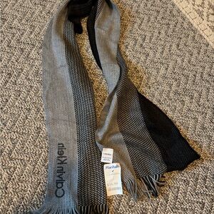 Calvin Klein Men's Two-Tone Scarf in Black and Gray
